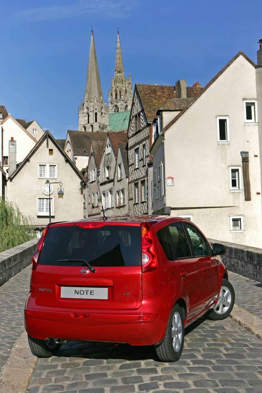  Nissan Note 2009 года  (фото 38 из 78)